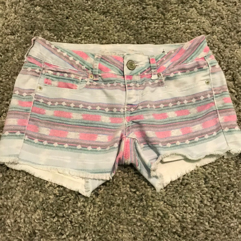 Patterned American Eagle shorts